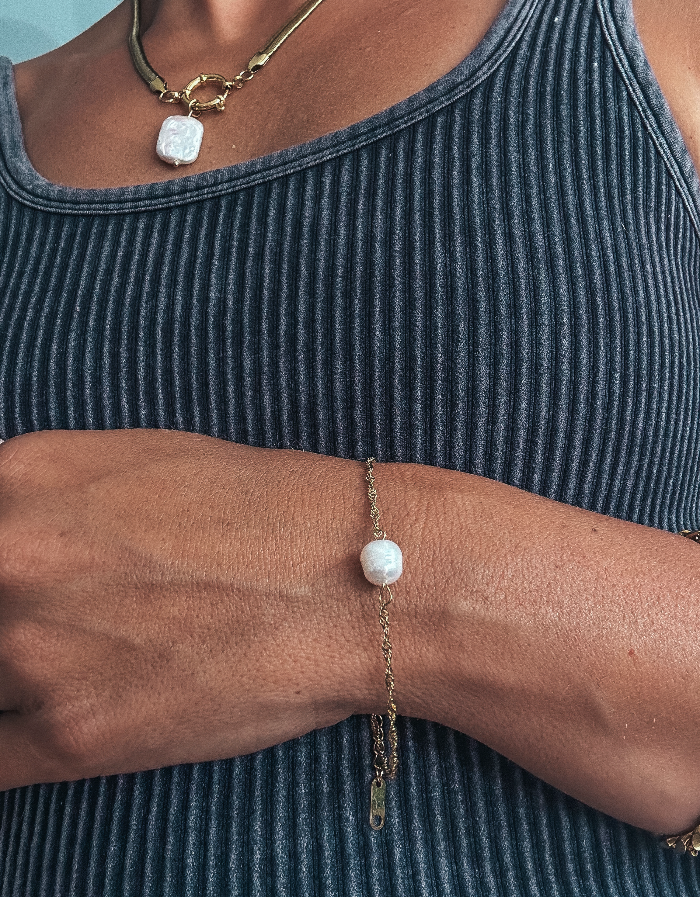 Only One Twisted Chain Bracelet – OURHHAUS