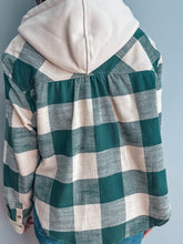 Load image into Gallery viewer, Evergreen Hooded Flannel
