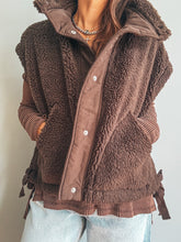 Load image into Gallery viewer, Brownie Sherpa Vest
