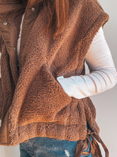 Load image into Gallery viewer, Upper East Side Sherpa Vest
