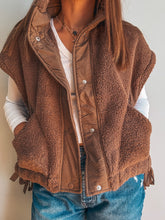 Load image into Gallery viewer, Upper East Side Sherpa Vest
