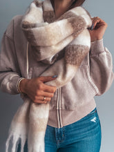 Load image into Gallery viewer, Aspen Scarf
